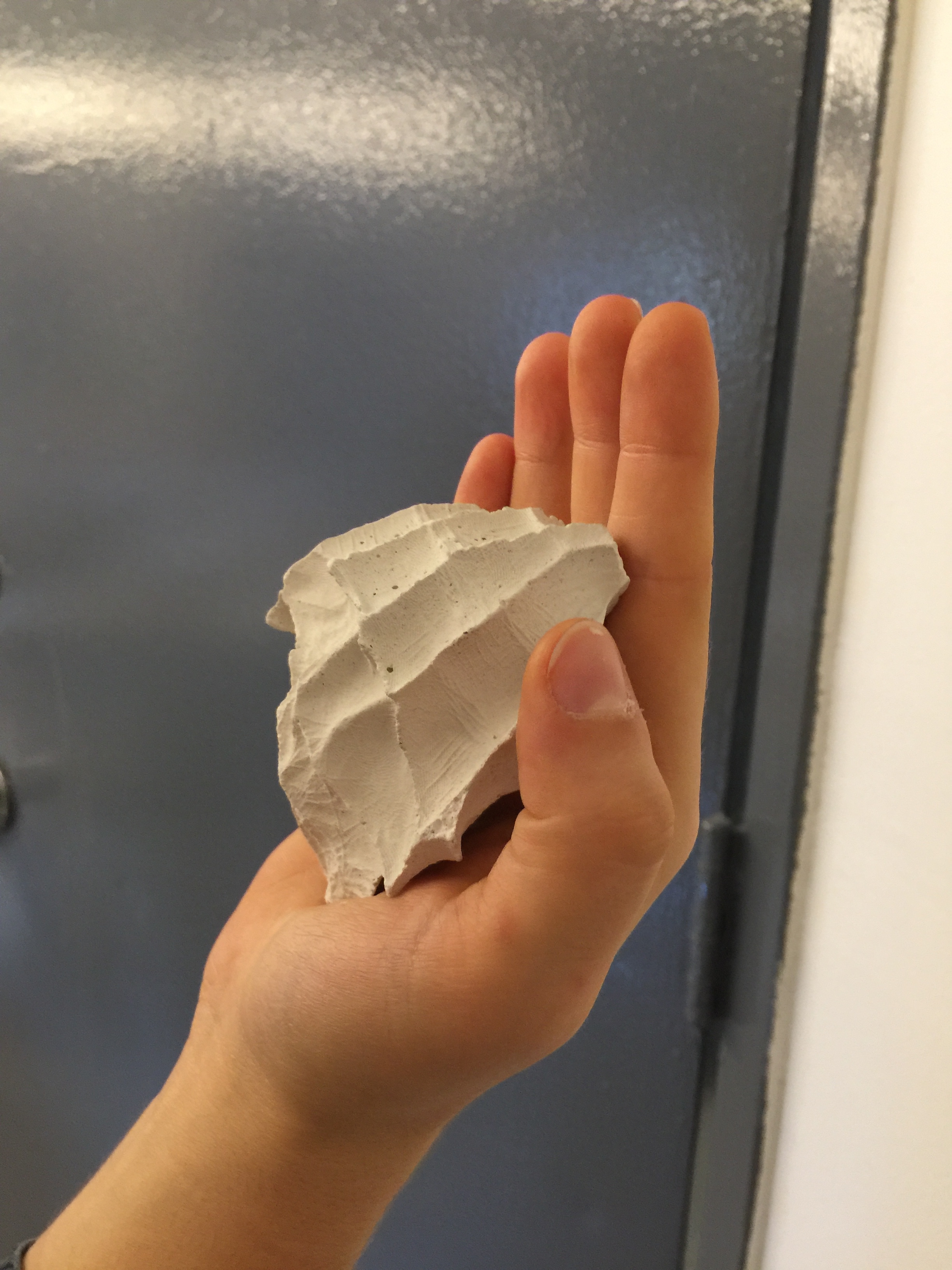 SPACE AND MATERIALITY – PLASTER HAND-SPACE-SOLID